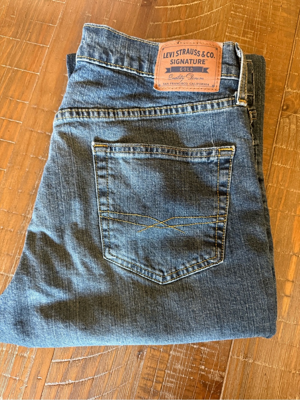 Levi's Men's Blue Relaxed Straight Denim Jeans